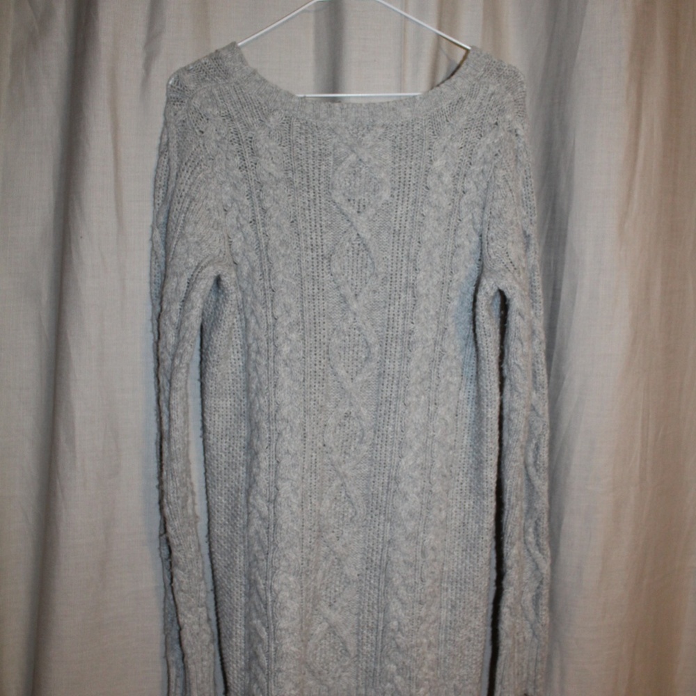 sweater - Picture 3 of 3